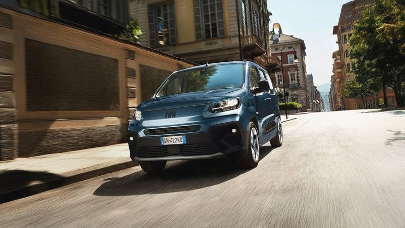 Satış Performansı ve Piyasa Trendleri