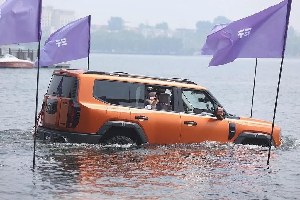 Hem Suda Yüzen Hem Kara Giden Suv: Sürdürülebilirlik İçin Çok Yönlü Taşıt Çözümleri - KaravanHaber